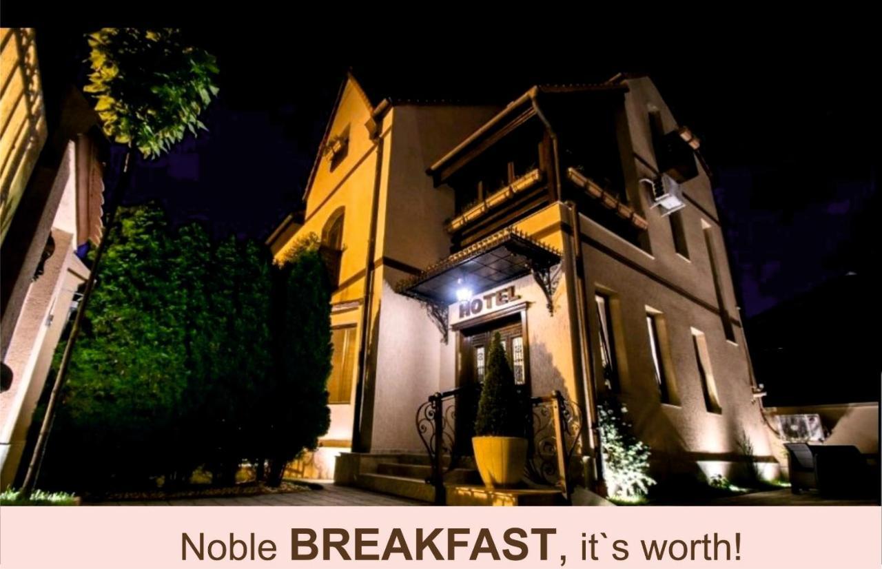 Noblesse Boutique Resort Sibiu Extérieur photo Noble Breakfast