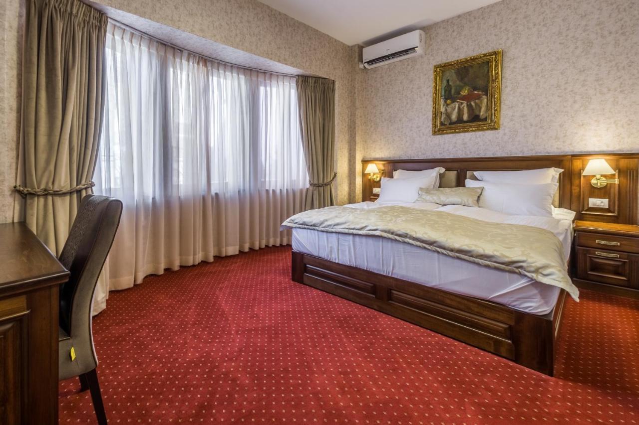 Noblesse Boutique Resort Sibiu Extérieur photo A room at the hotel