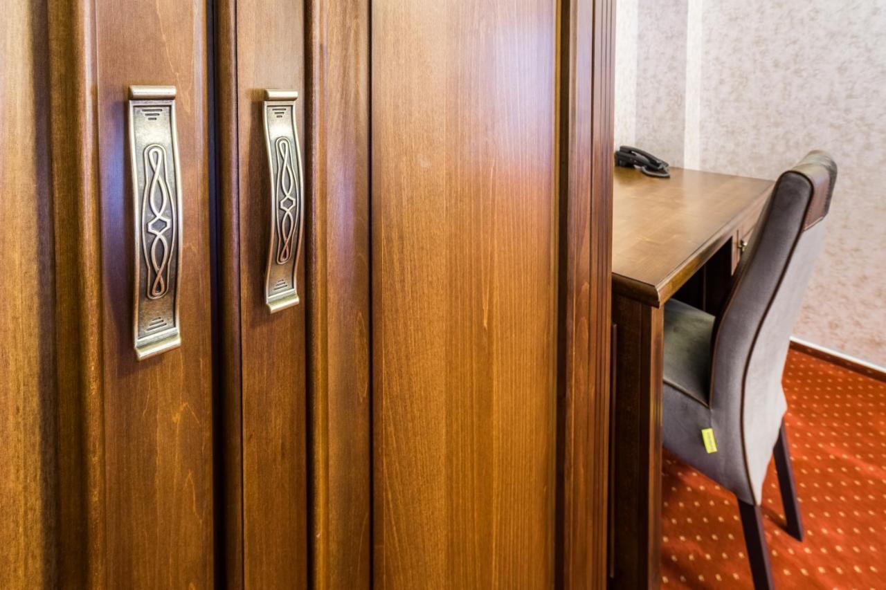 Noblesse Boutique Resort Sibiu Extérieur photo A room divider