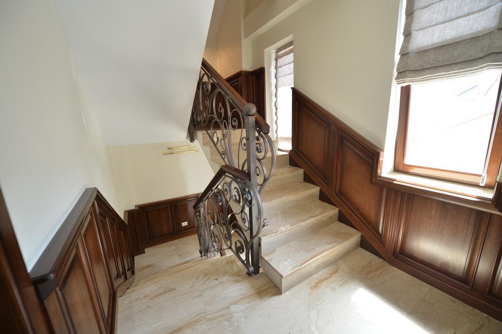 Noblesse Boutique Resort Sibiu Extérieur photo Stairway